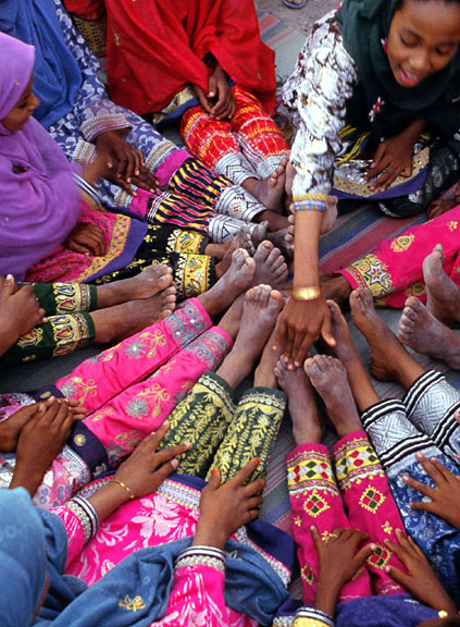 Traditionell gekleidete Frauen im Oman